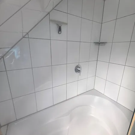Private Furnished House Business & Family Friendly * באד אולדסלוה